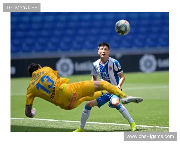 武磊热身赛单刀破门，助上海海港3比0轻取对手